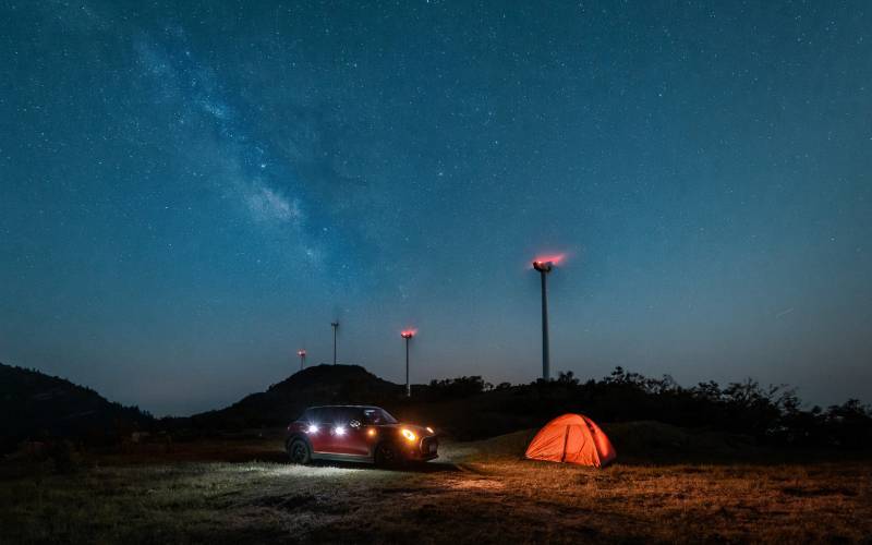 房车露营家庭（折多山星空露营）